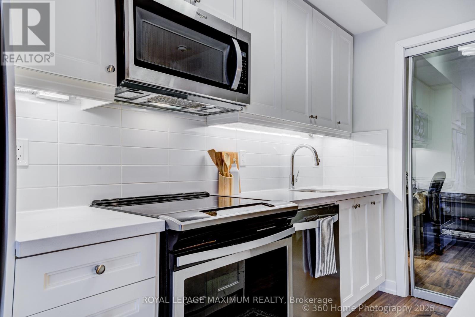 #408 50 ANN STREET - 19