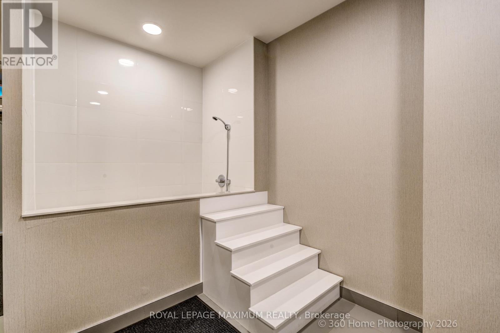 #408 50 ANN STREET - 42
