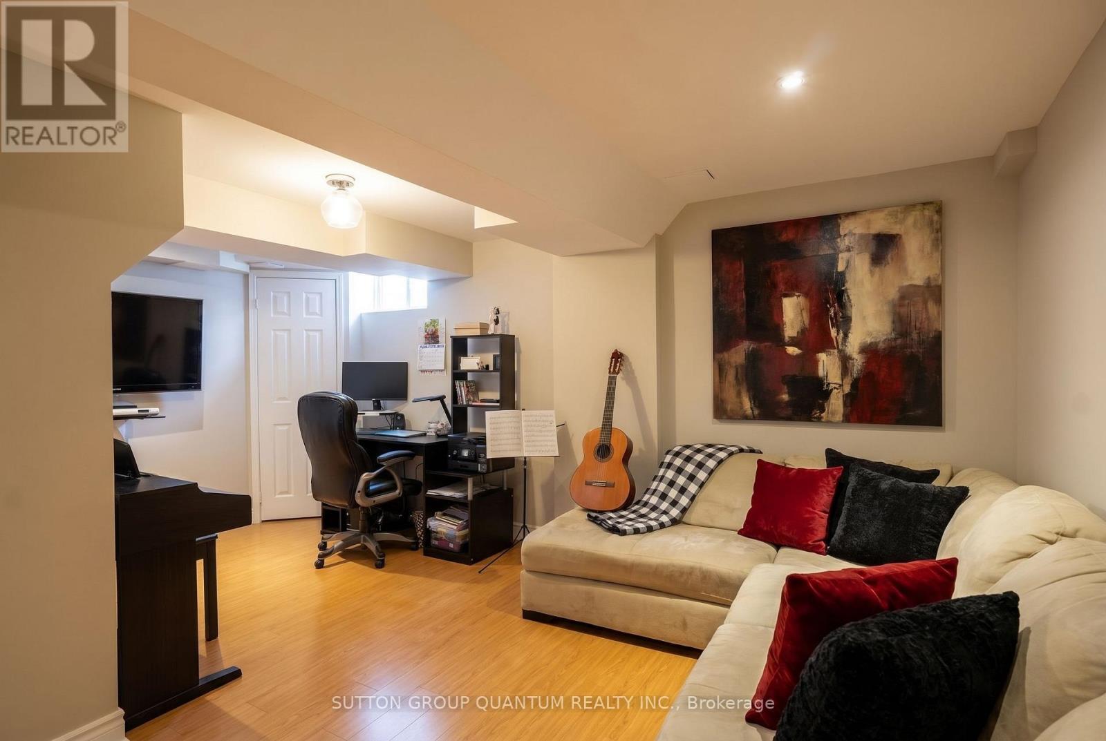 #26 5525 PALMERSTON CRESCENT - 17