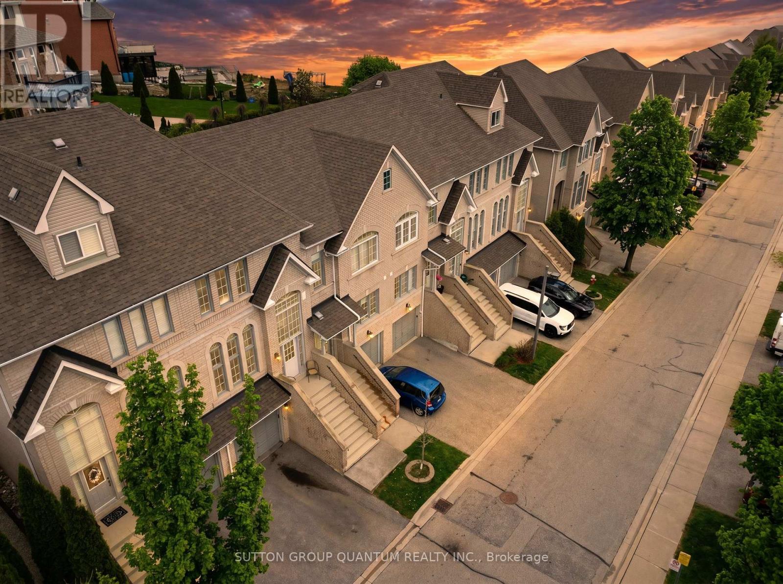 #26 5525 PALMERSTON CRESCENT - 3