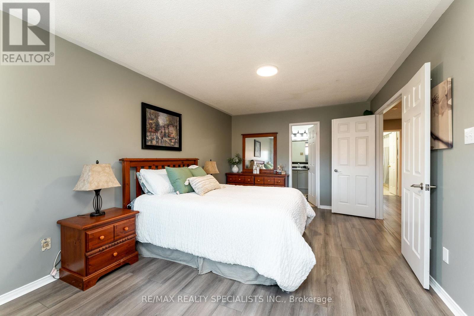 34 KILLALOE CRESCENT - 25