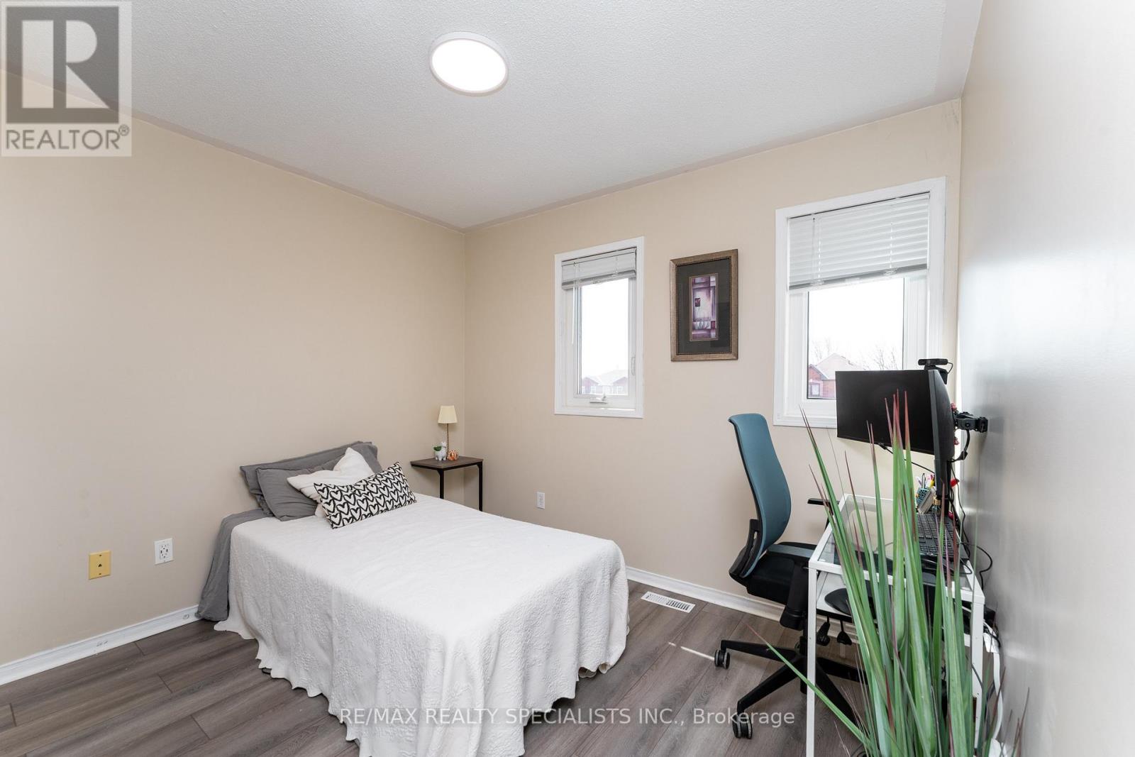 34 KILLALOE CRESCENT - 29