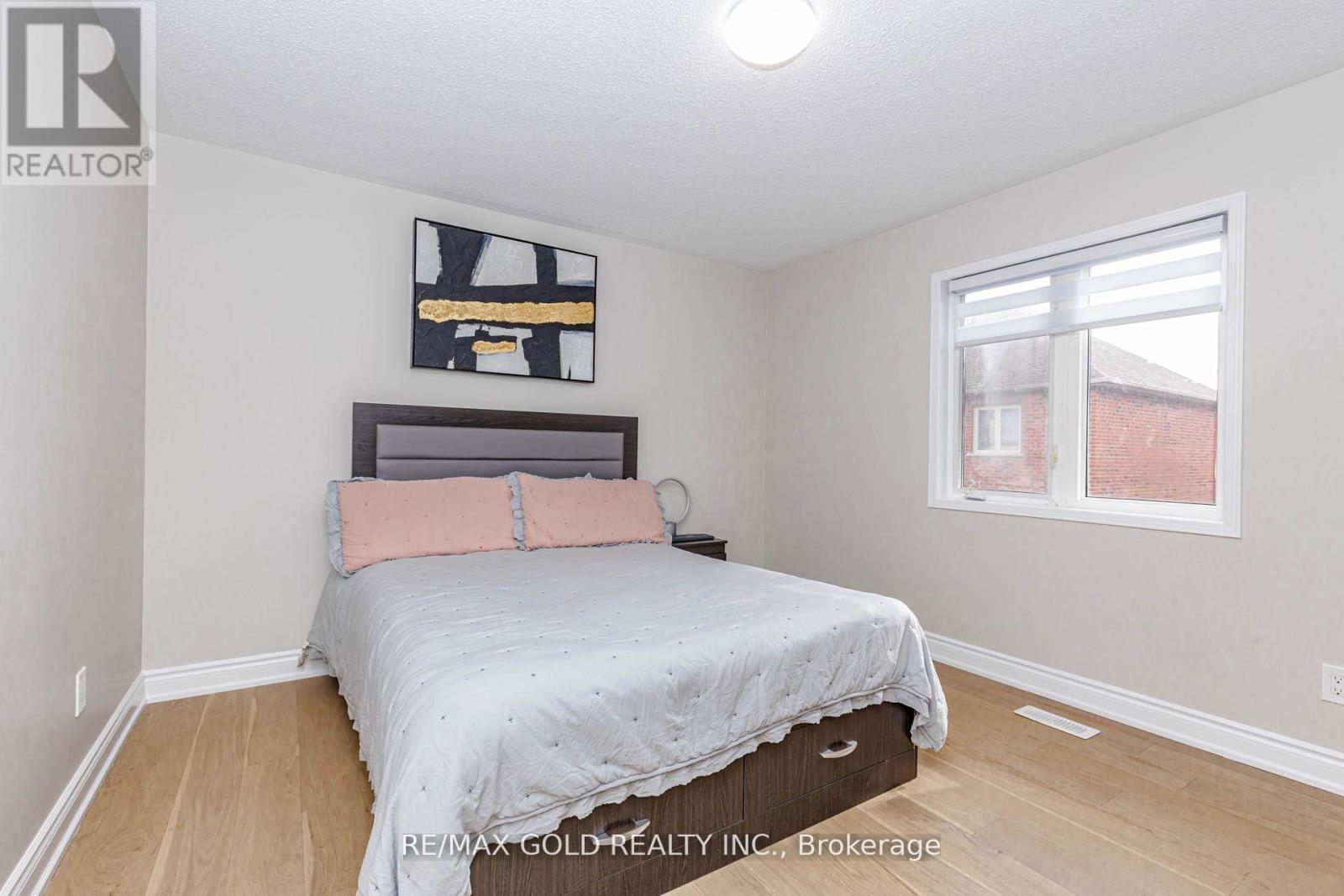 23 WILD INDIGO CRESCENT - 35