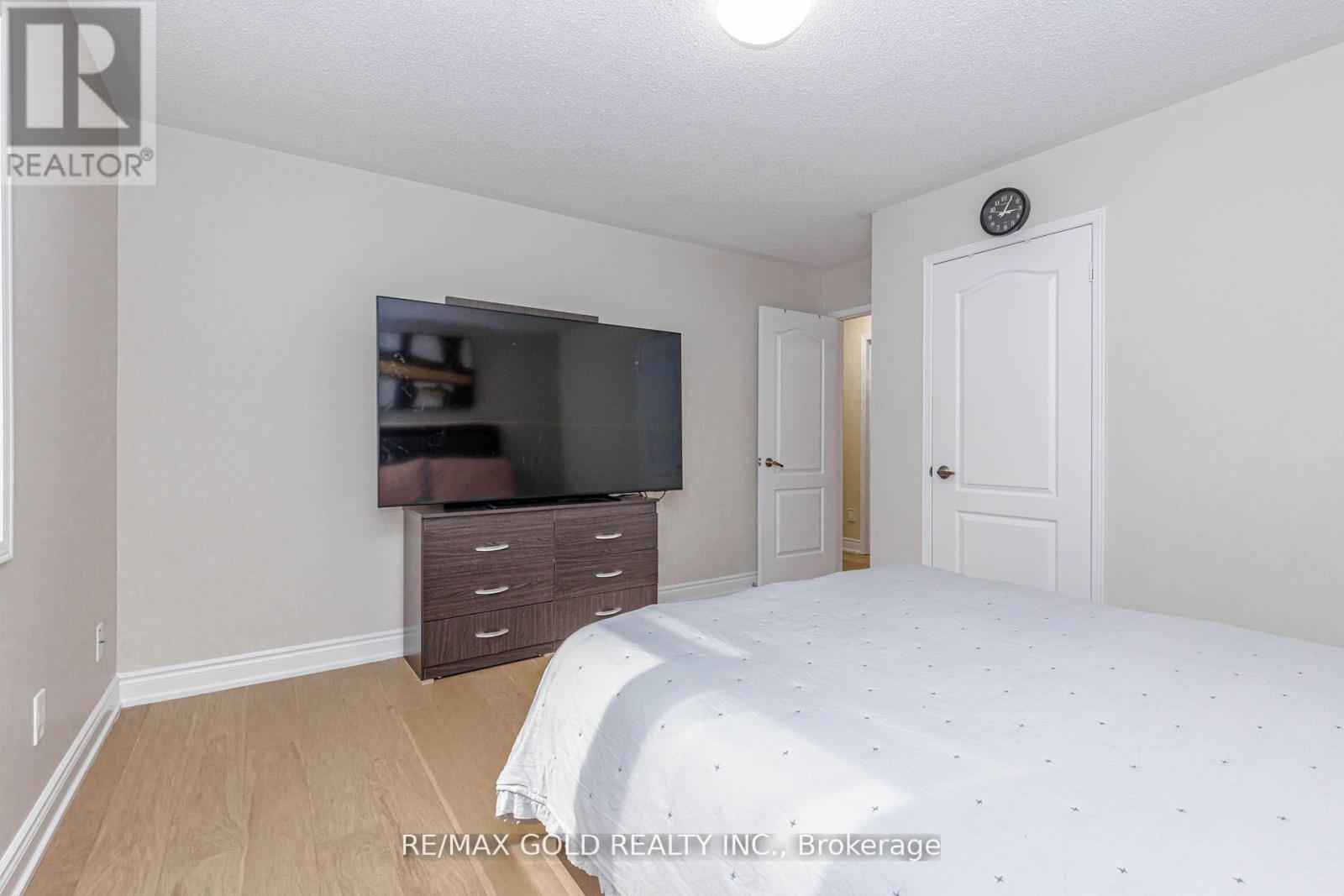 23 WILD INDIGO CRESCENT - 36