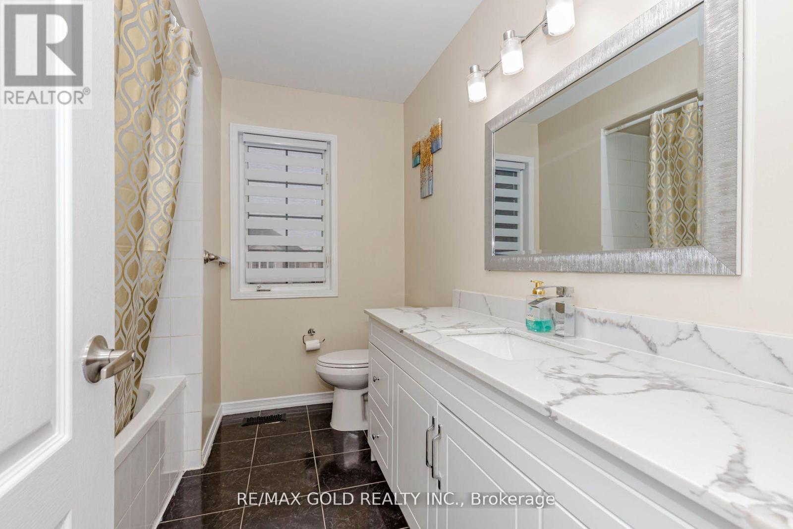 23 WILD INDIGO CRESCENT - 37