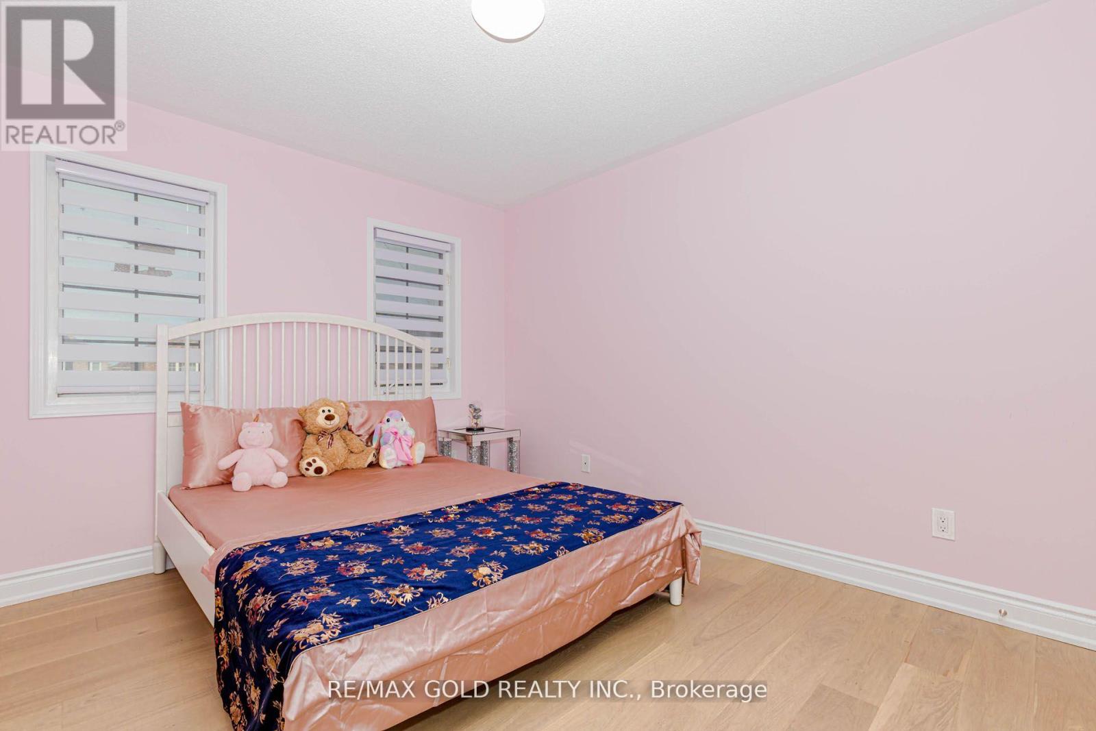 23 WILD INDIGO CRESCENT - 38