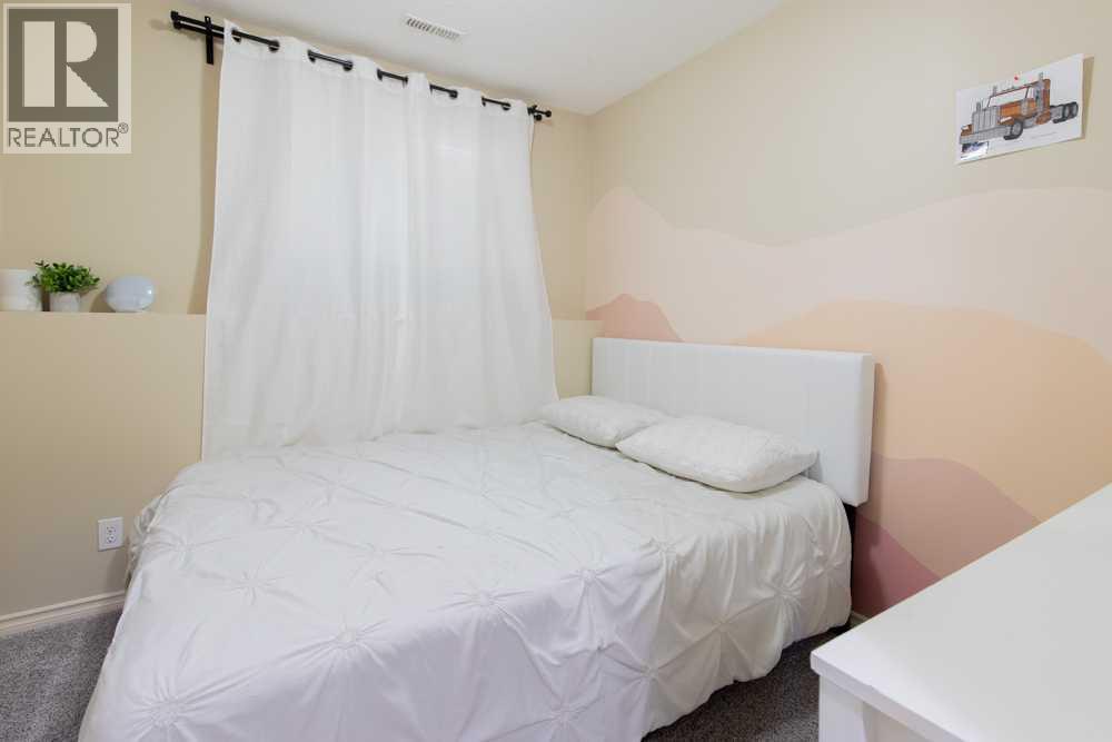 #1 4406 Lake Drive - 31