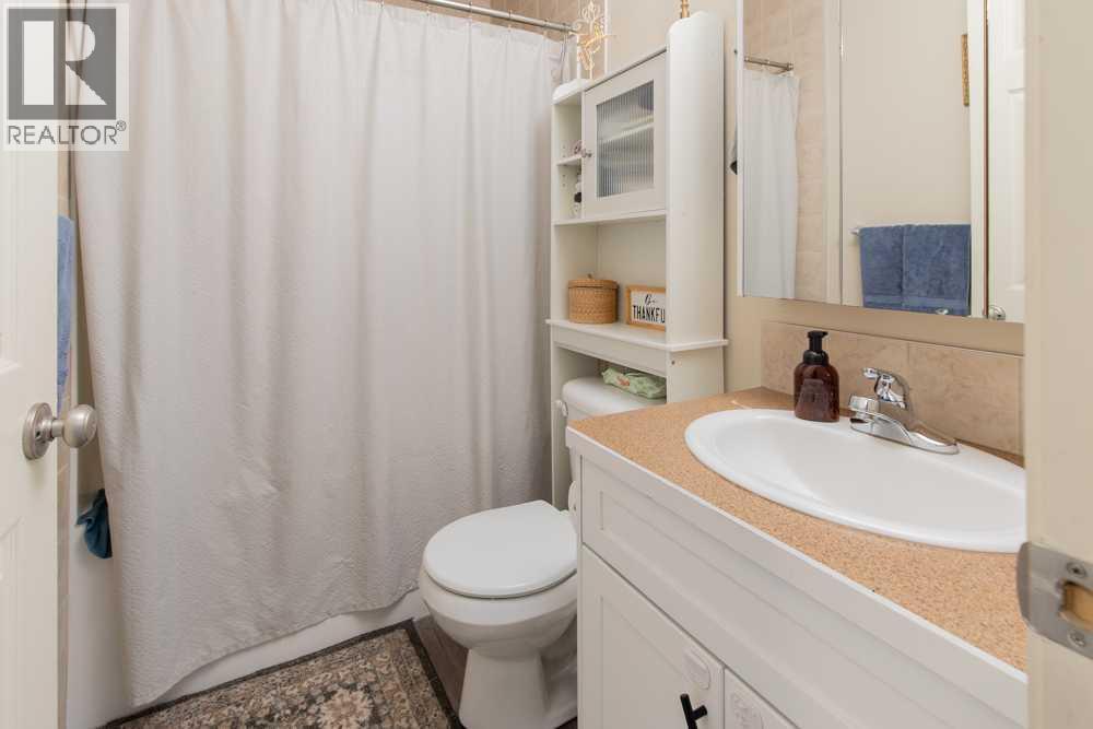 #1 4406 Lake Drive - 30