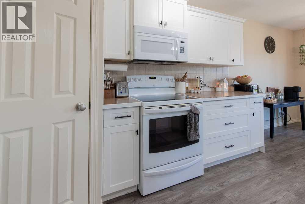 #1 4406 Lake Drive - 23