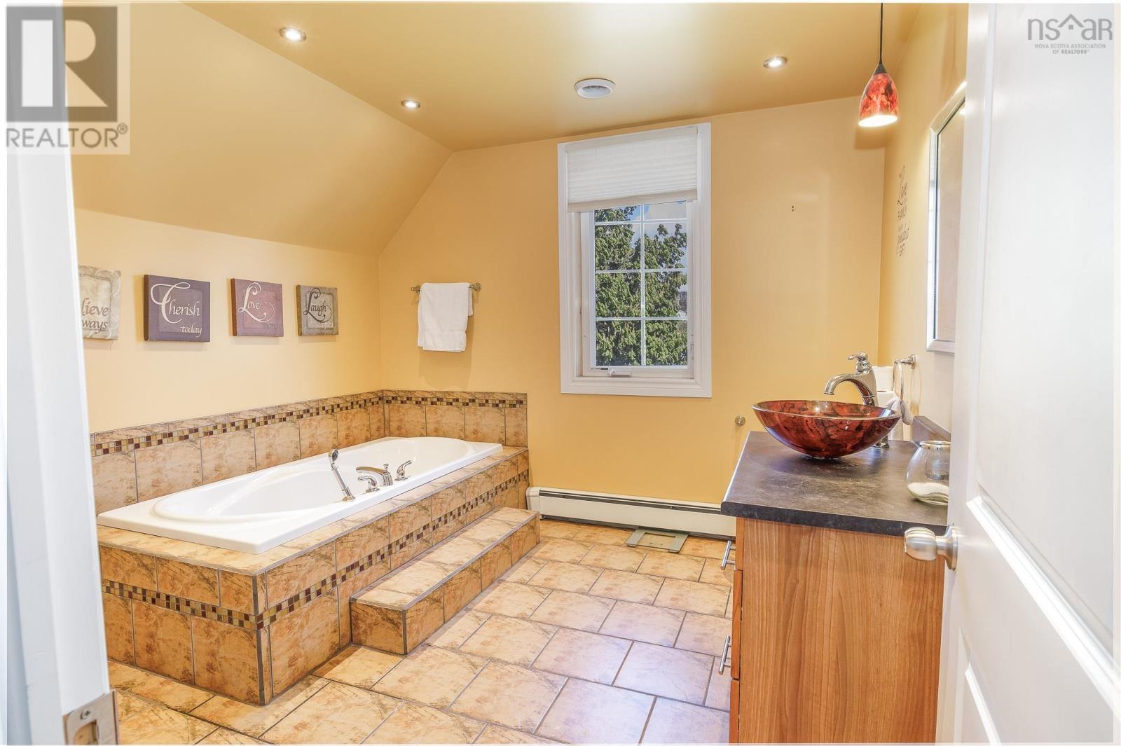 Property 27 of 30 of 23 Upper Warren Street