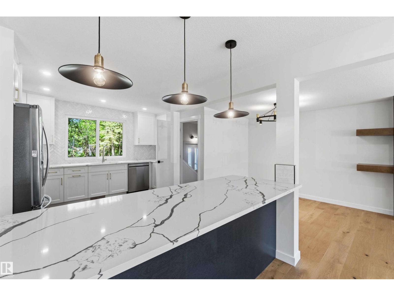 19 GREENBRIER CR — photo 14