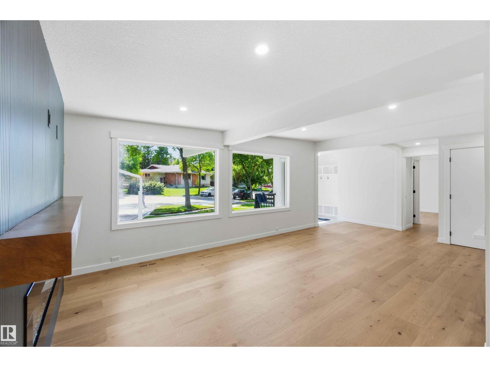19 GREENBRIER CR — photo 26