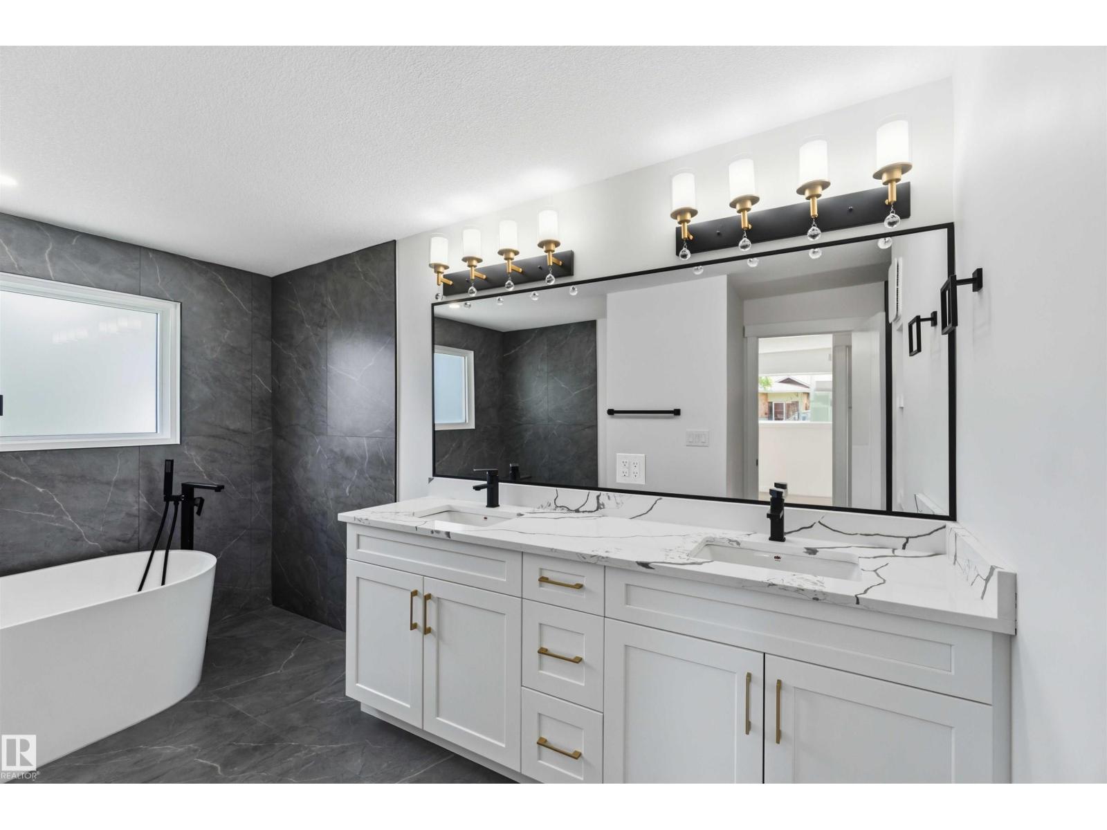 19 GREENBRIER CR — photo 31