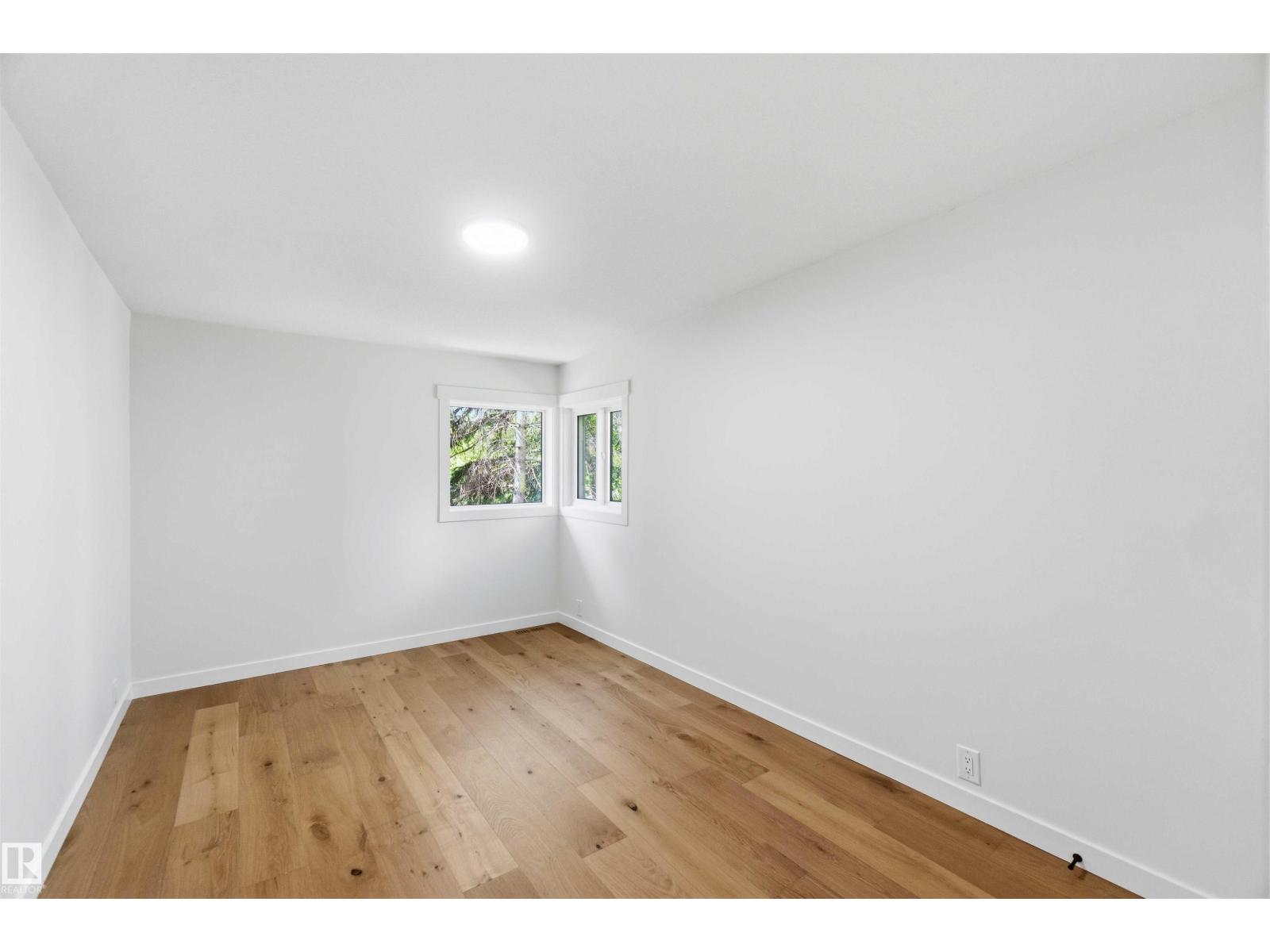 19 GREENBRIER CR — photo 42