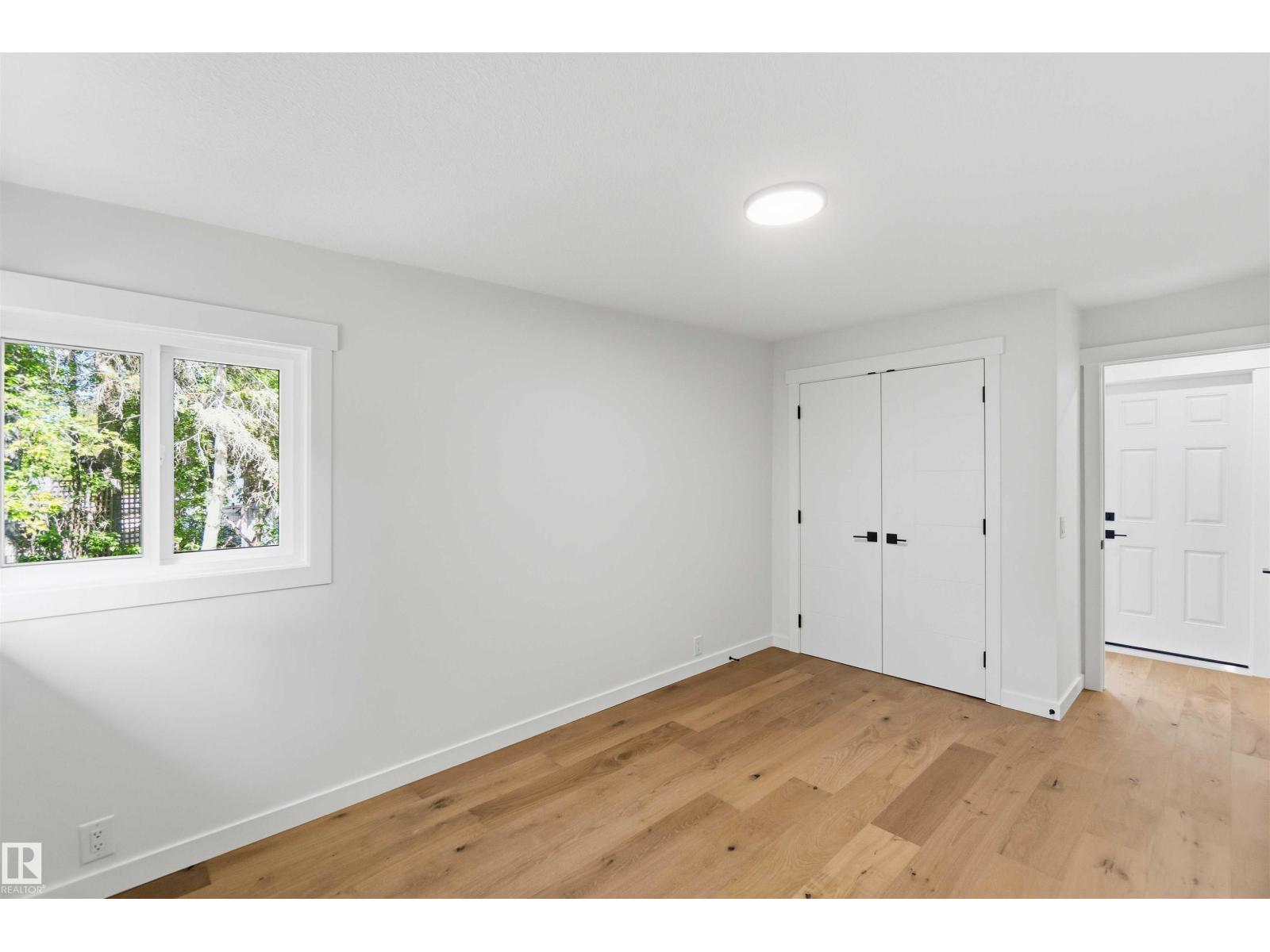 19 GREENBRIER CR — photo 43