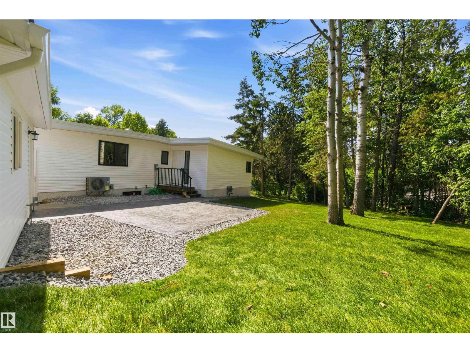 19 GREENBRIER CR — photo 8