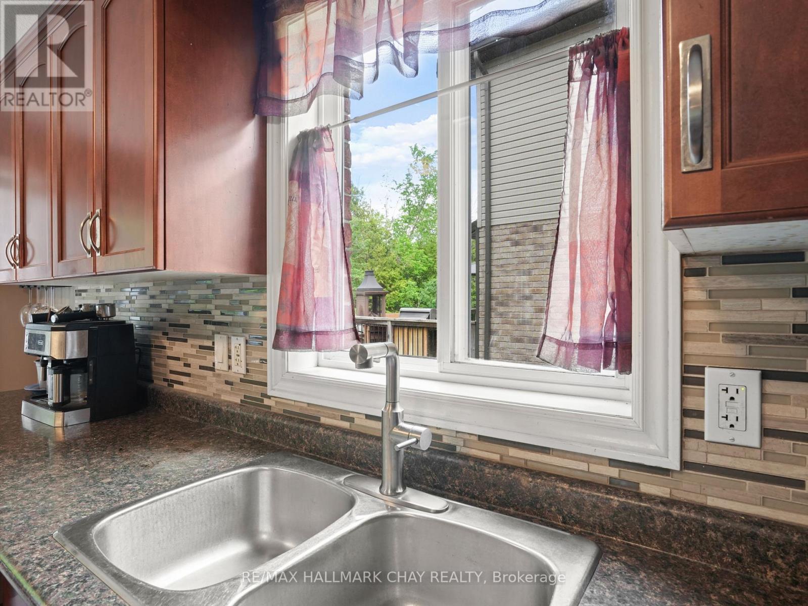 192 MURIEL STREET - 13