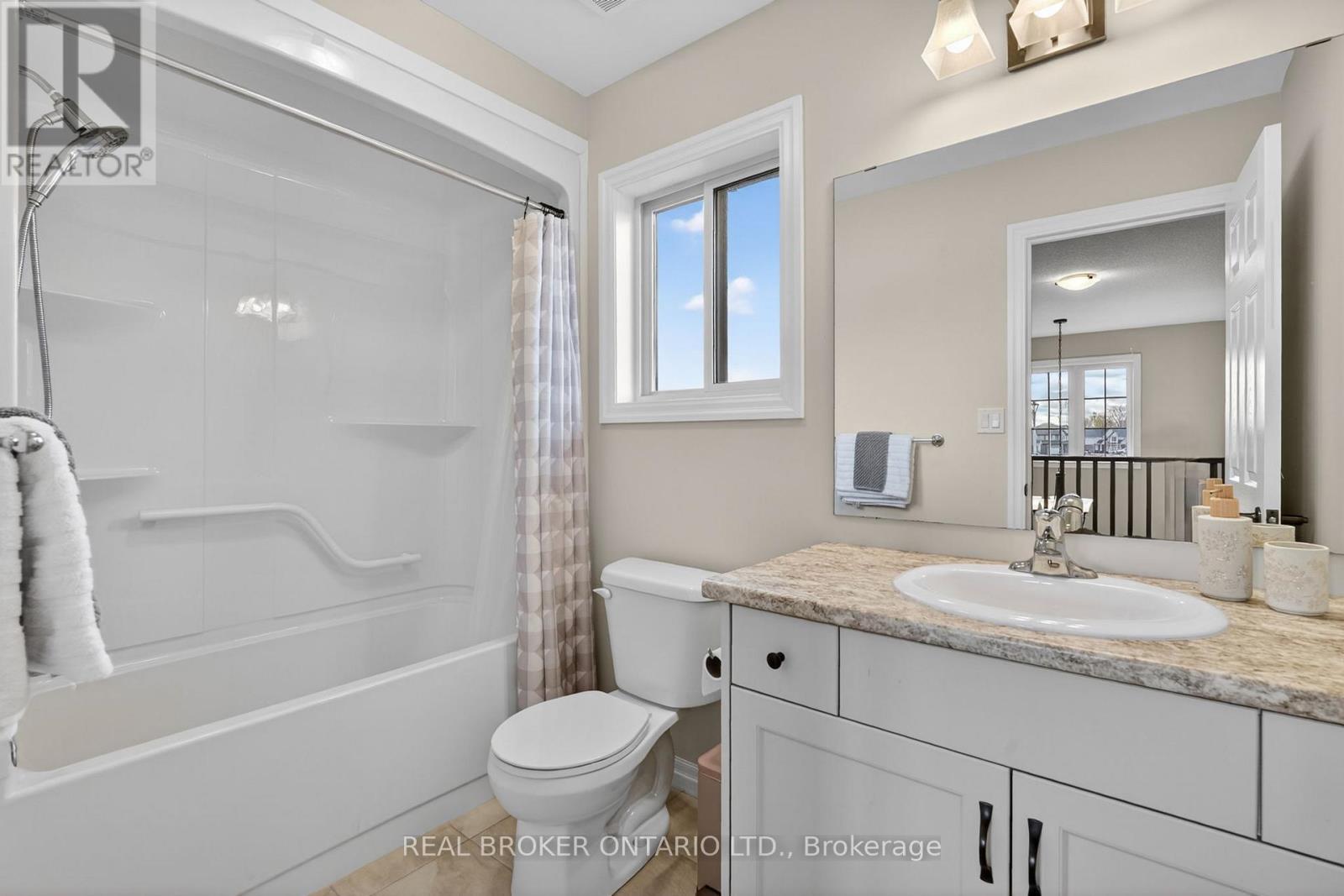 48 CURREN CRESCENT - 22