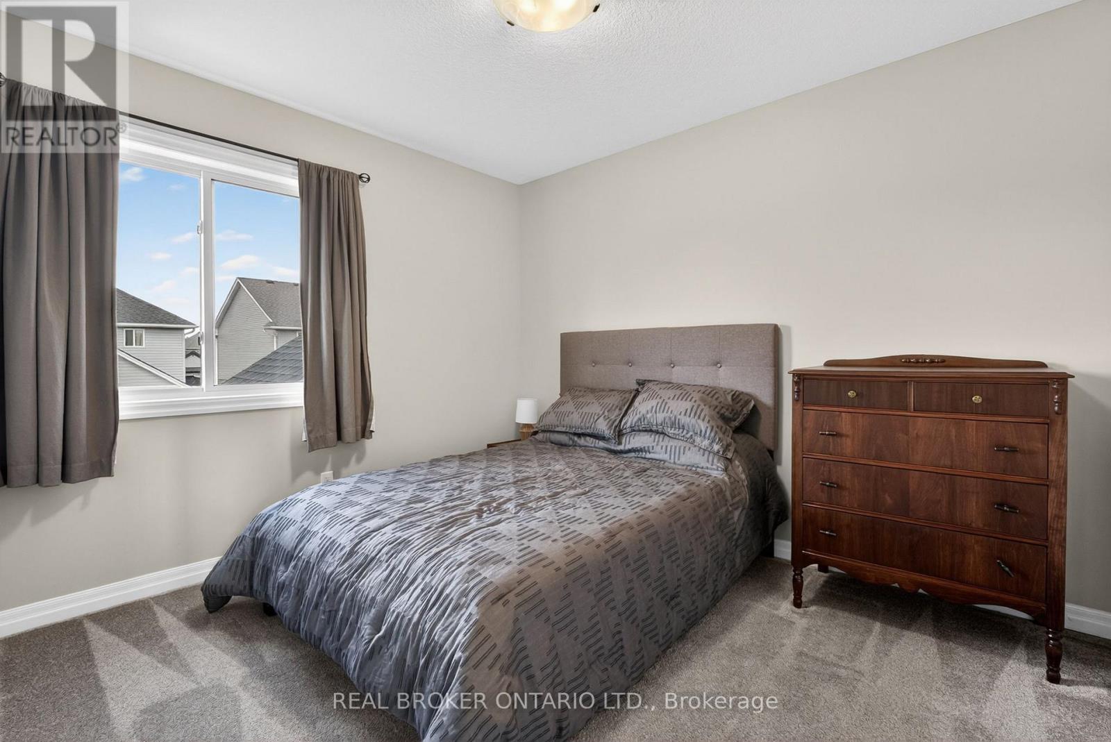 48 CURREN CRESCENT - 23