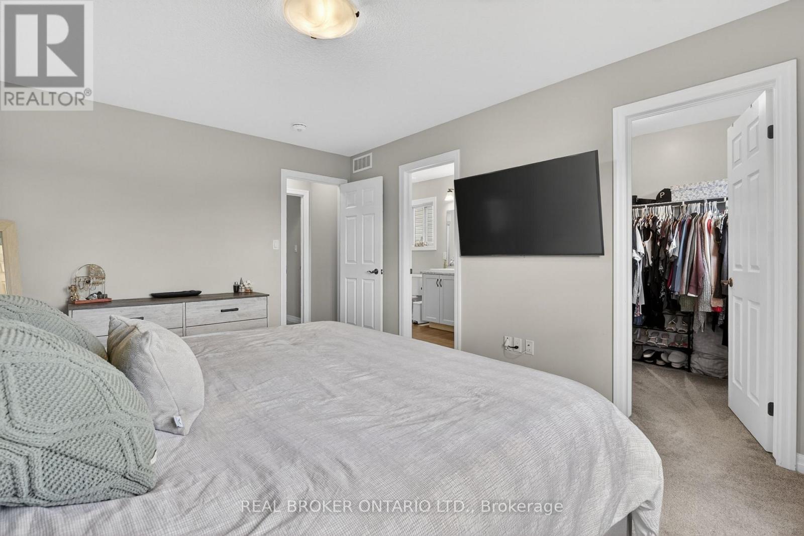 48 CURREN CRESCENT - 25