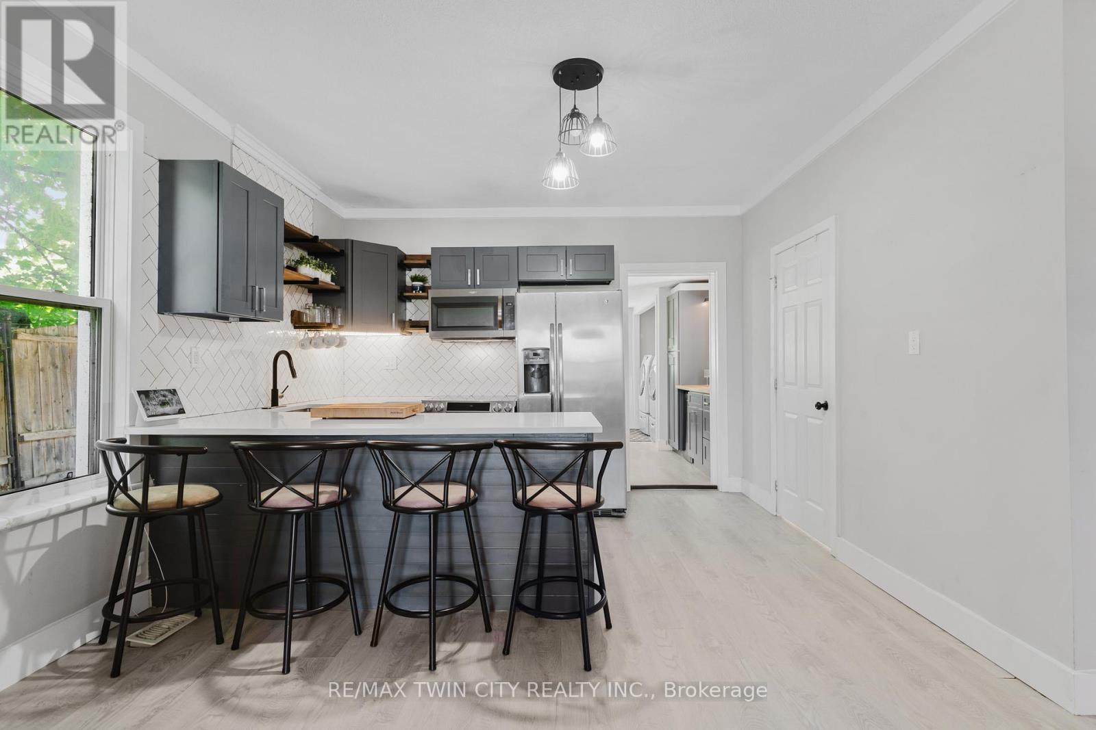 35 SHADE STREET - 1