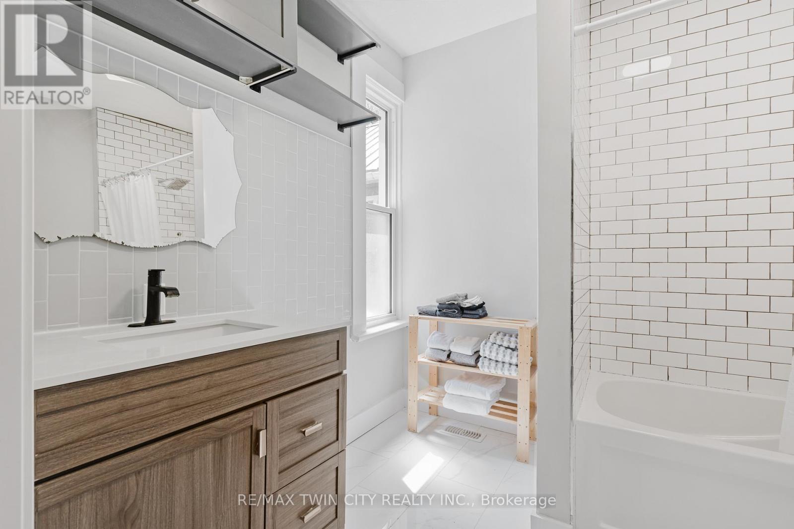 35 SHADE STREET - 11