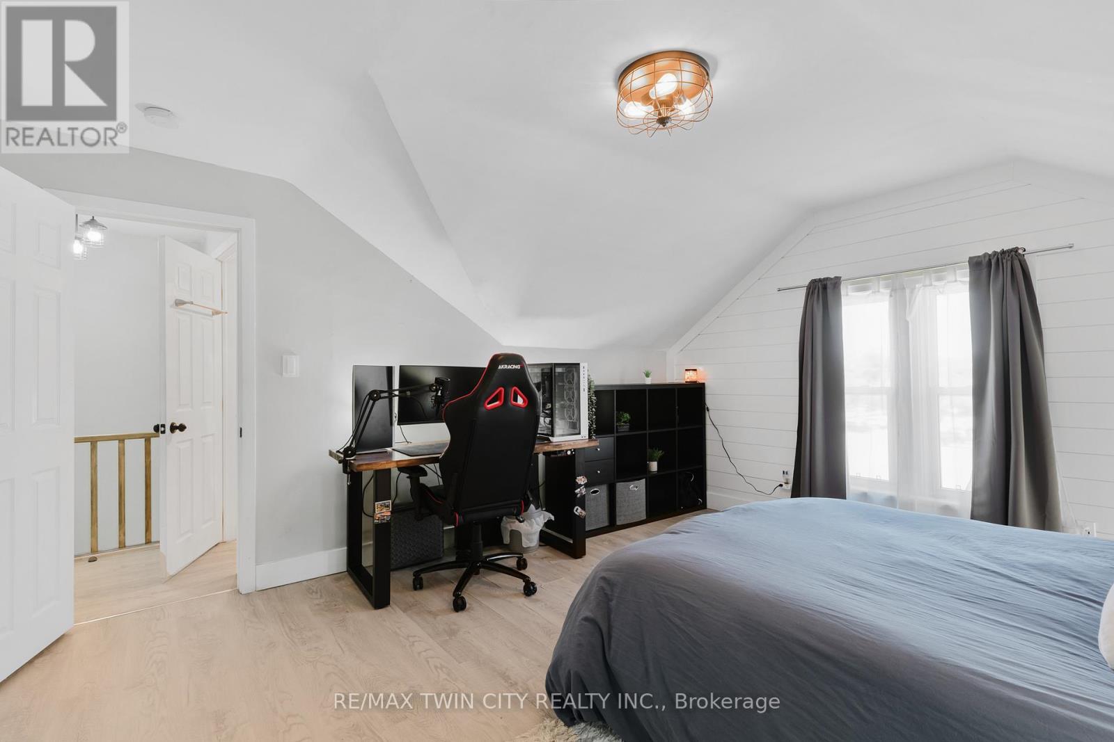 35 SHADE STREET - 18