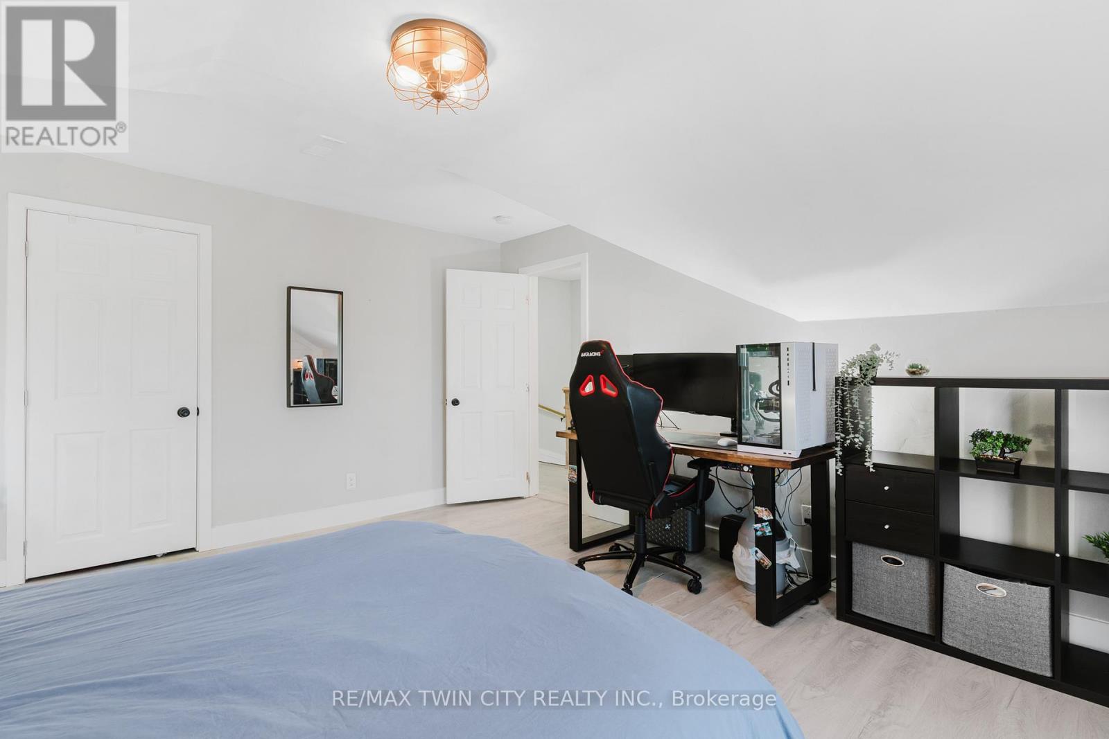 35 SHADE STREET - 19