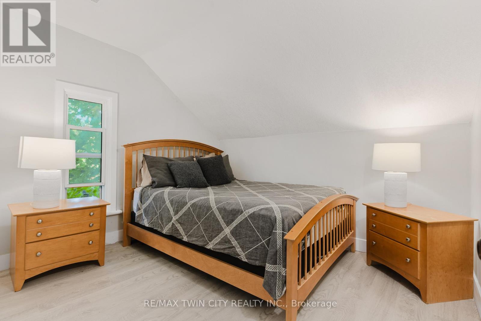 35 SHADE STREET - 20