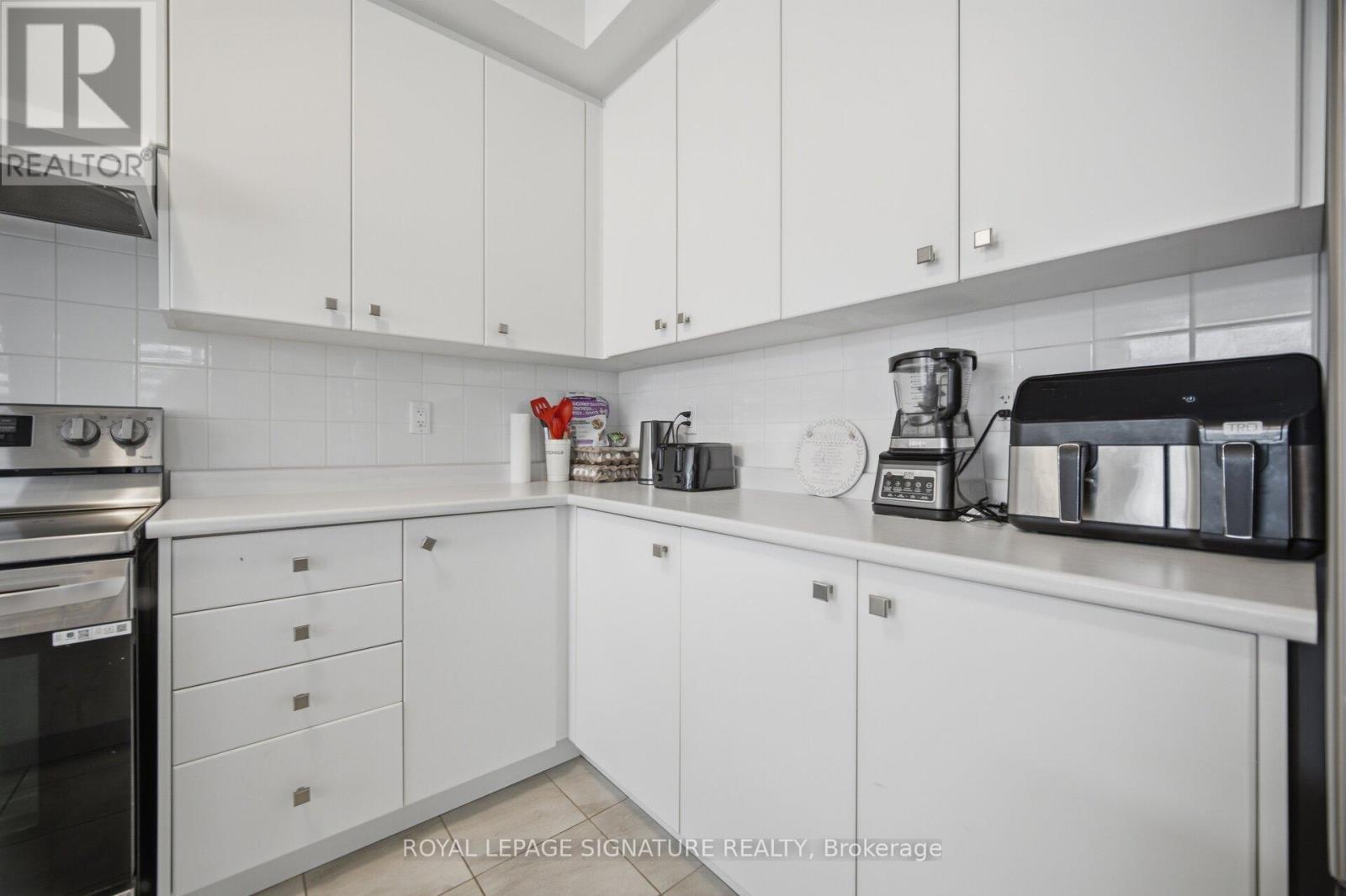 240 VELVET WAY - 18