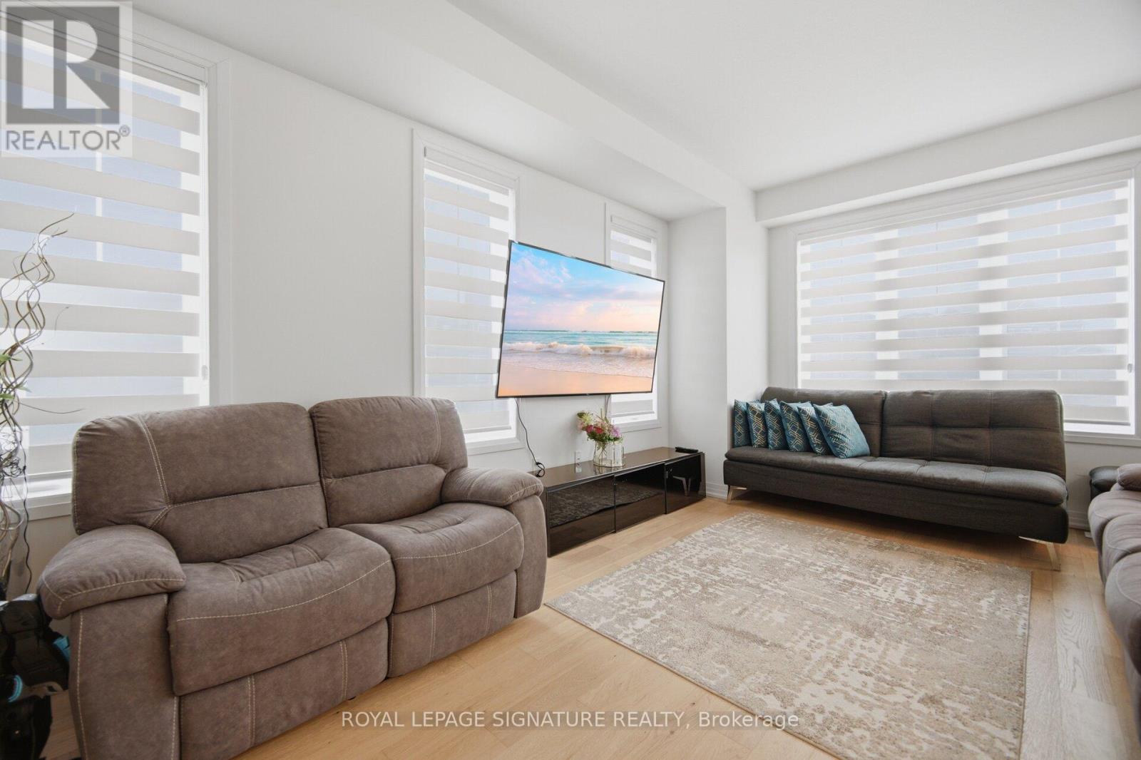 240 VELVET WAY - 26