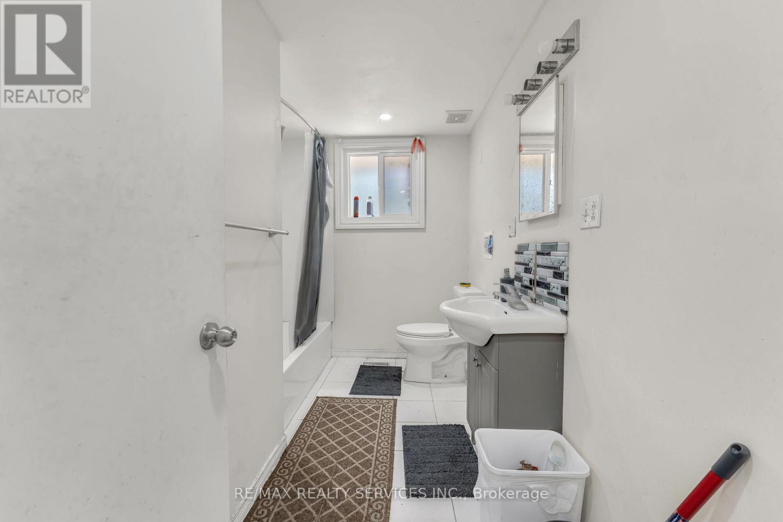 94 GAGE AVENUE - 25