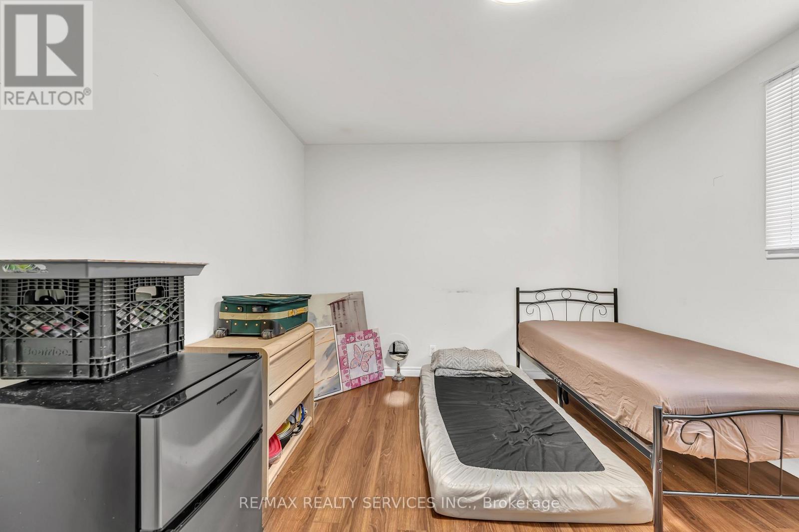 94 GAGE AVENUE - 28