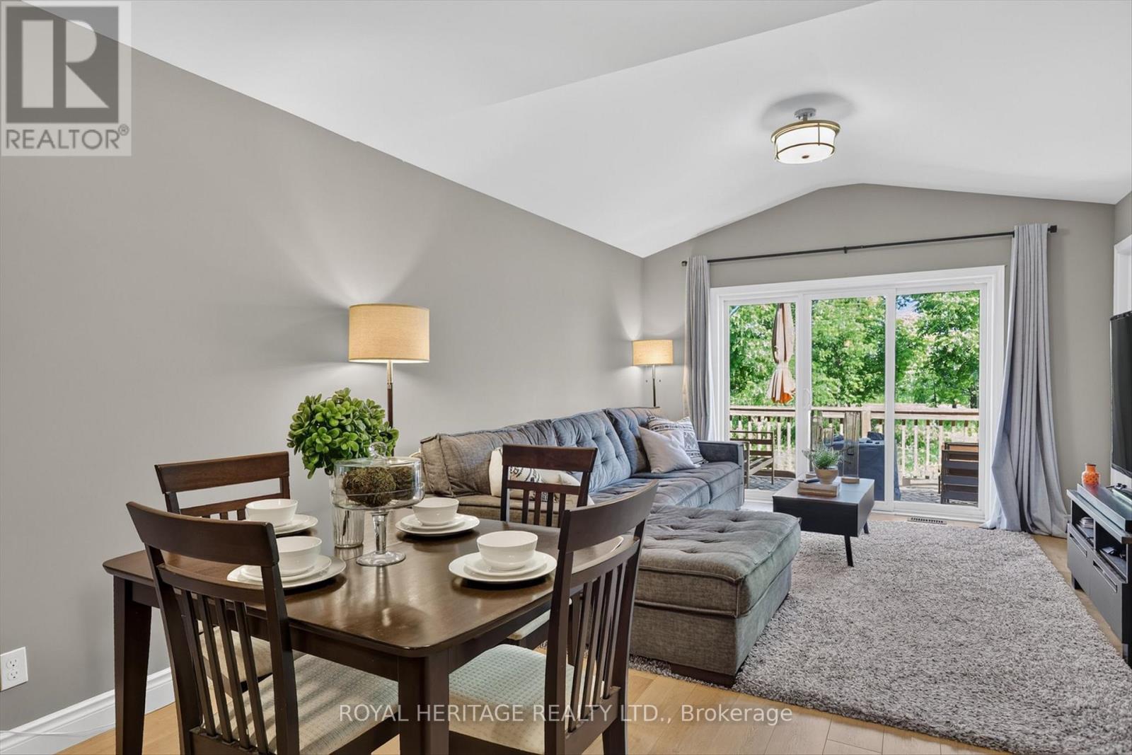 26 FERRIS COURT - 12