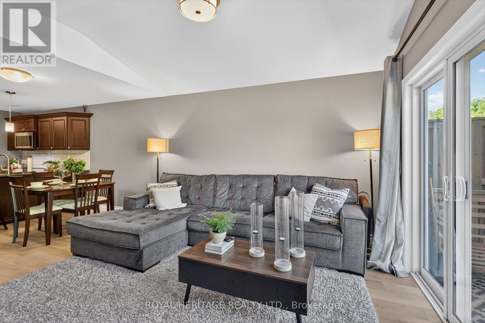 26 FERRIS COURT - 13