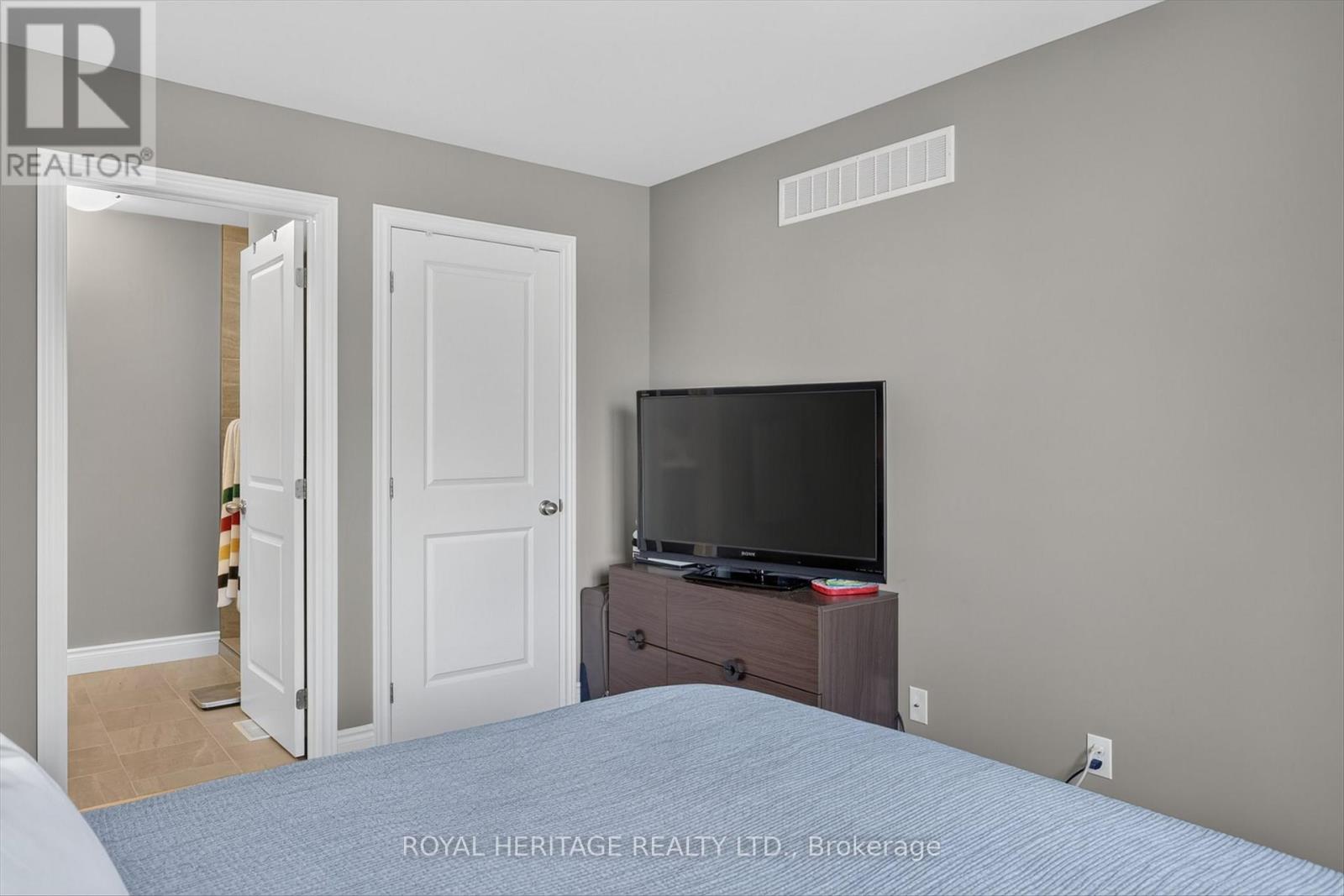 26 FERRIS COURT - 17