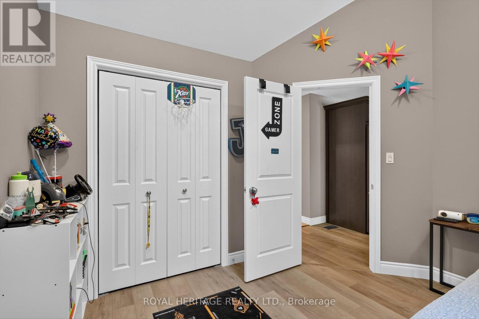 26 FERRIS COURT - 21