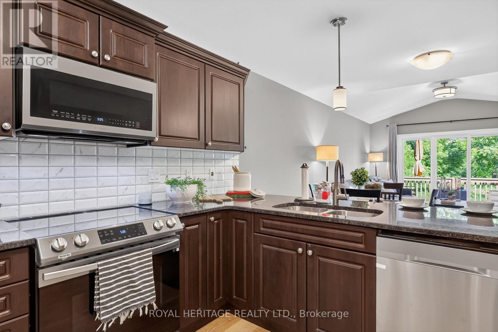 26 FERRIS COURT - 9