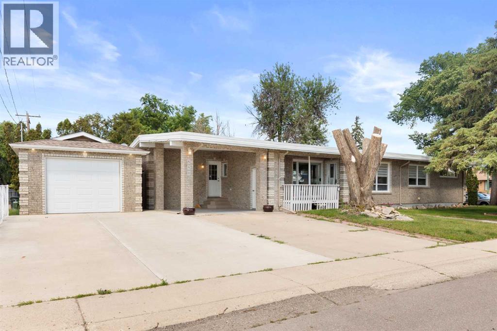 890 Hargrave Way NW - photo 3