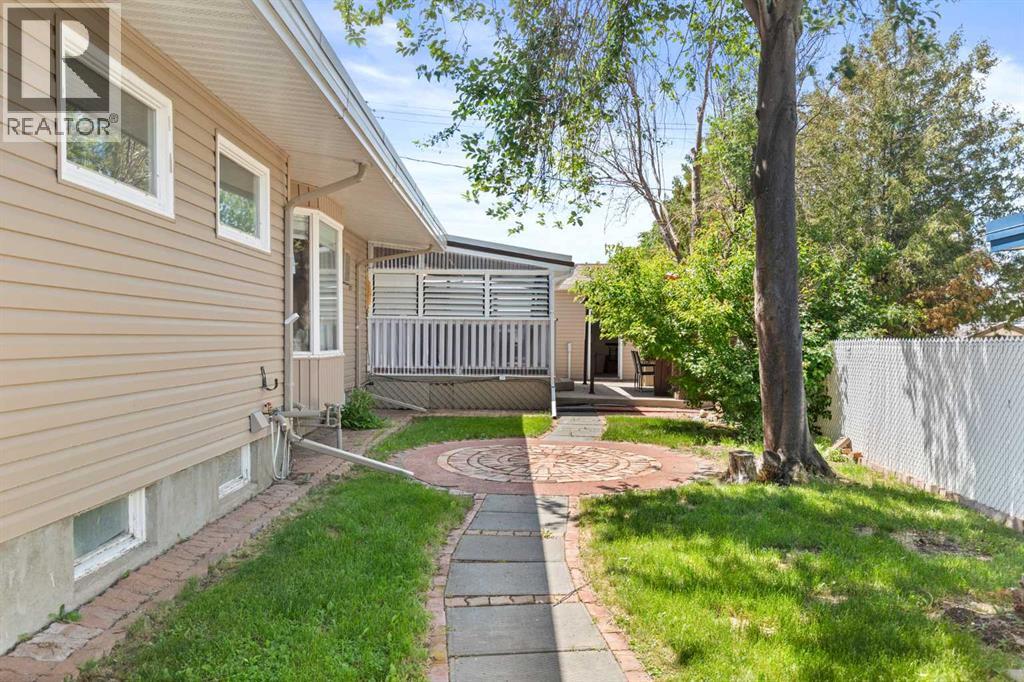 890 Hargrave Way NW — photo 47
