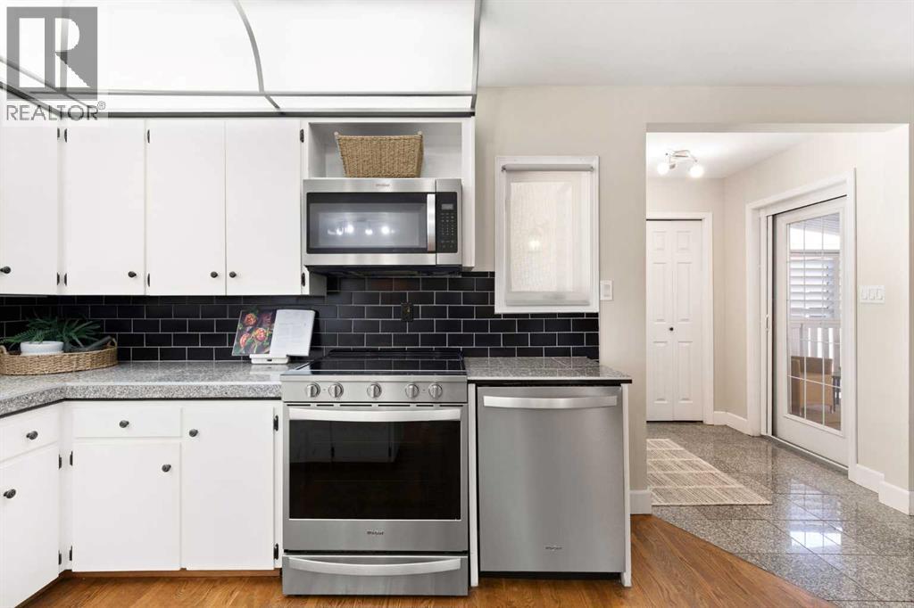 890 Hargrave Way NW — photo 8