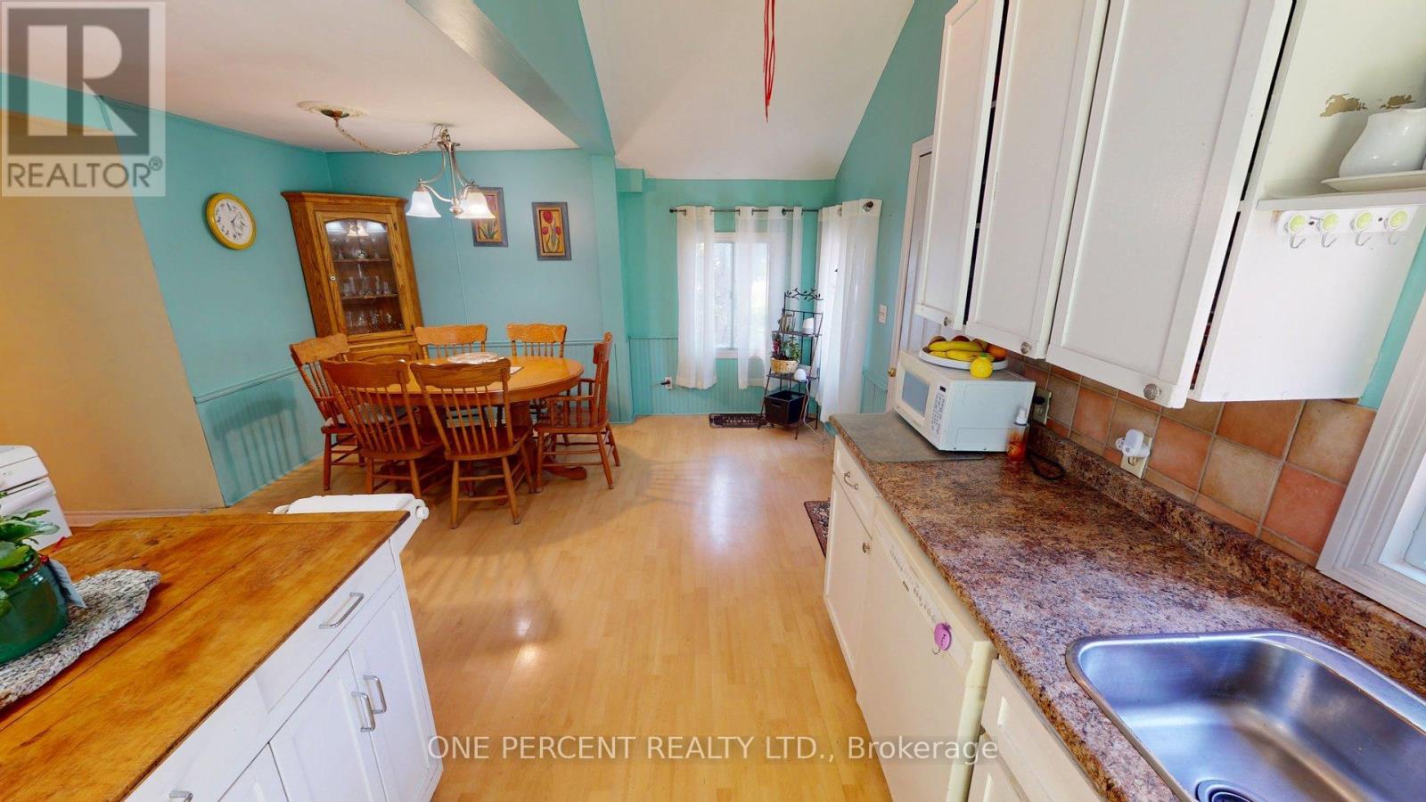 3050 JEWELL AVENUE - 10