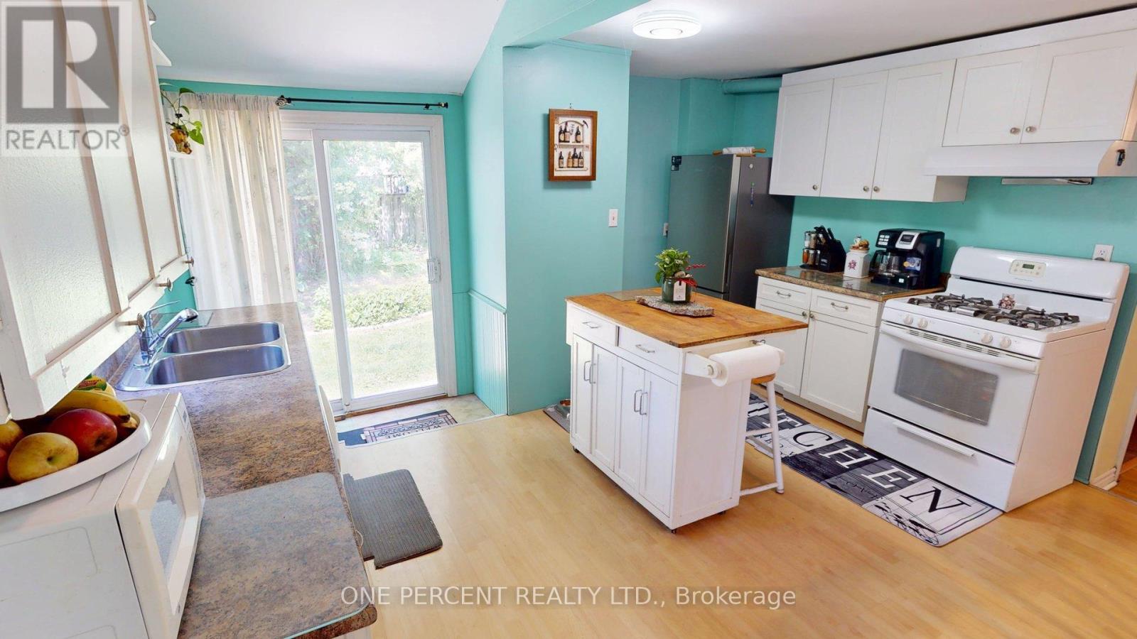 3050 JEWELL AVENUE - 12