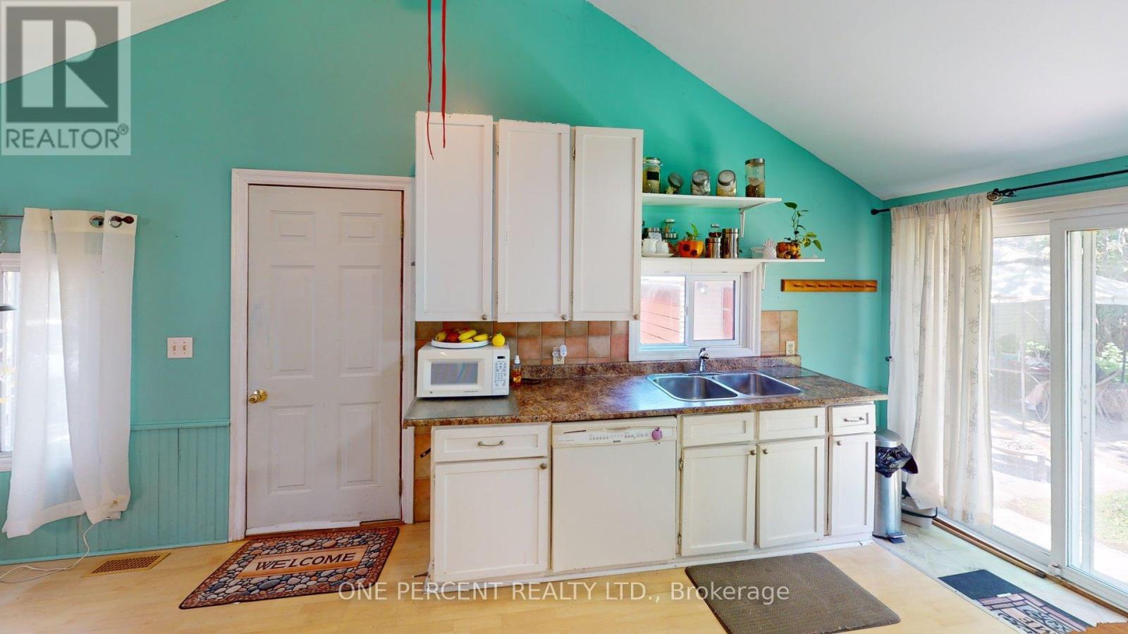3050 JEWELL AVENUE - 8