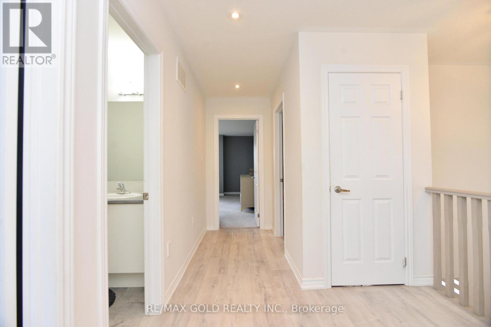 133 HARPIN WAY E - 24