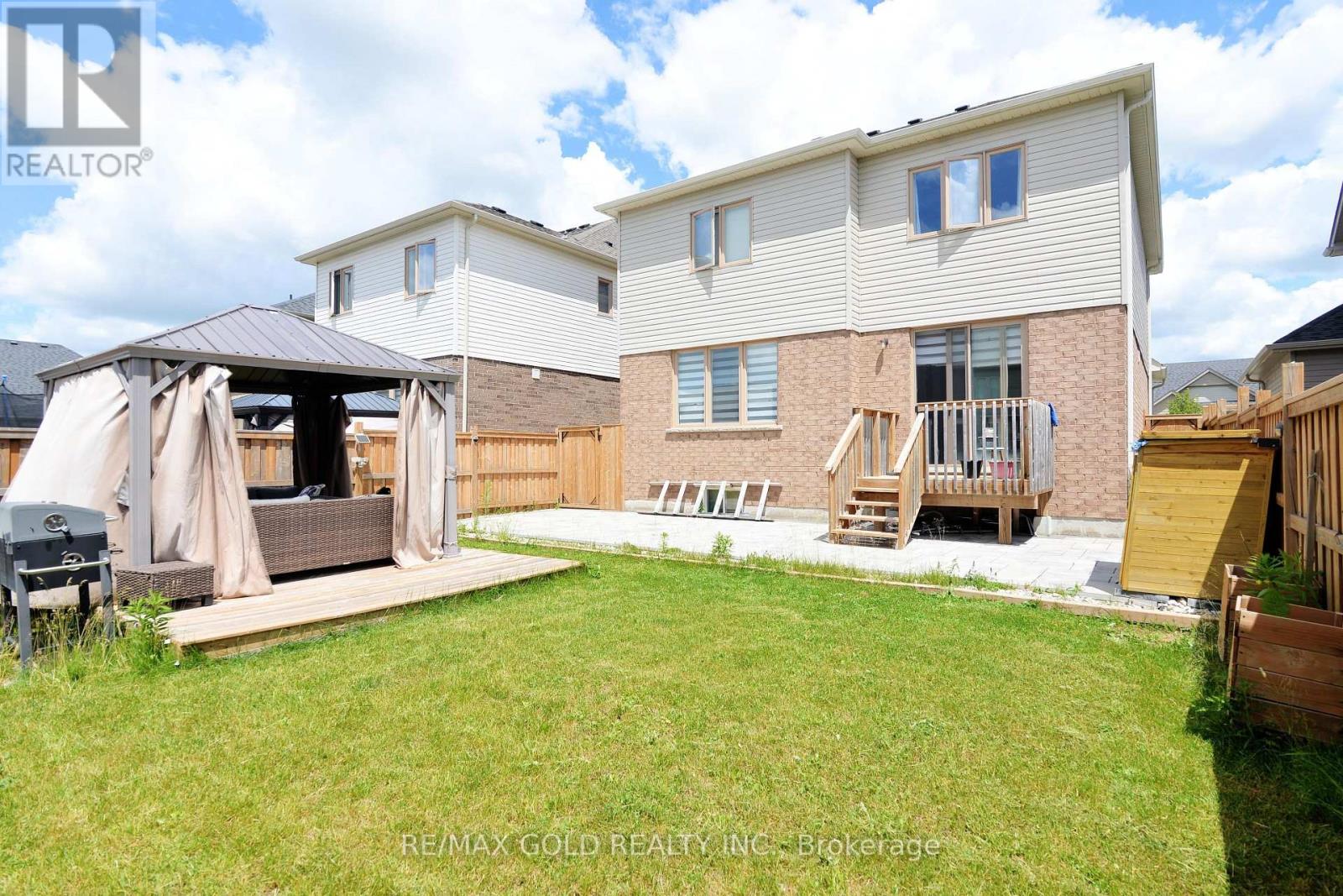133 HARPIN WAY E - 38