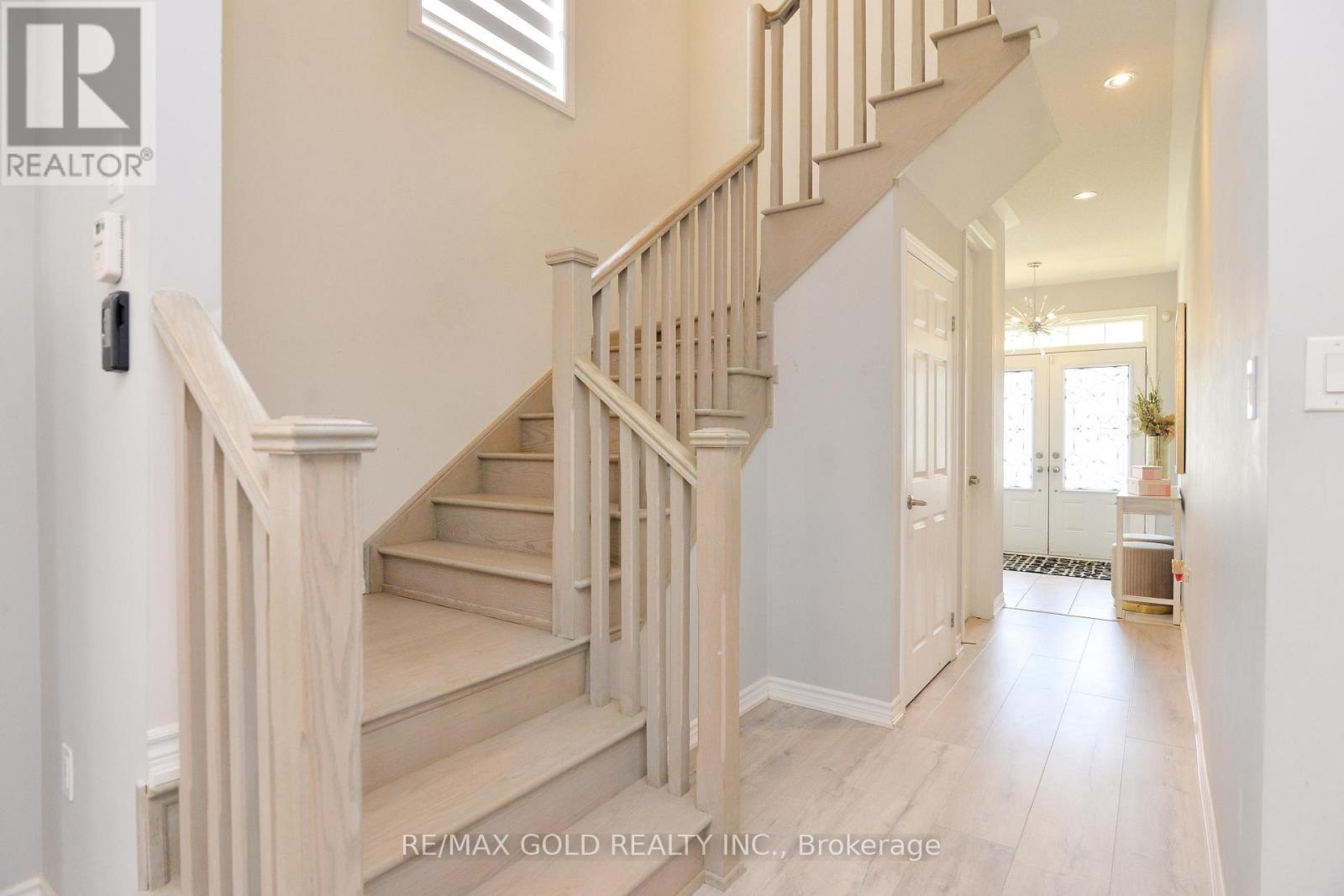 133 HARPIN WAY E - 7