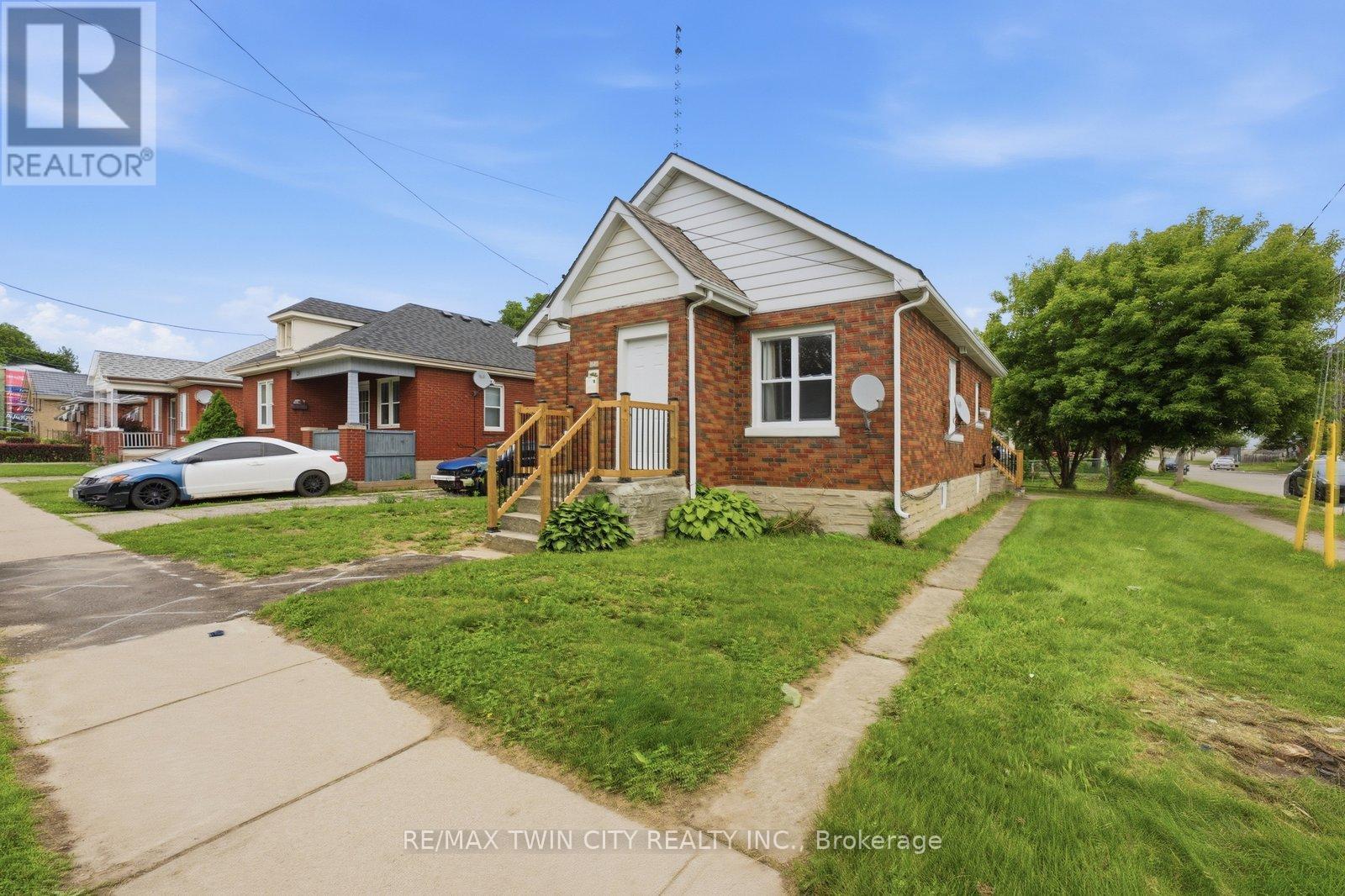 249 CLARENCE STREET - 1