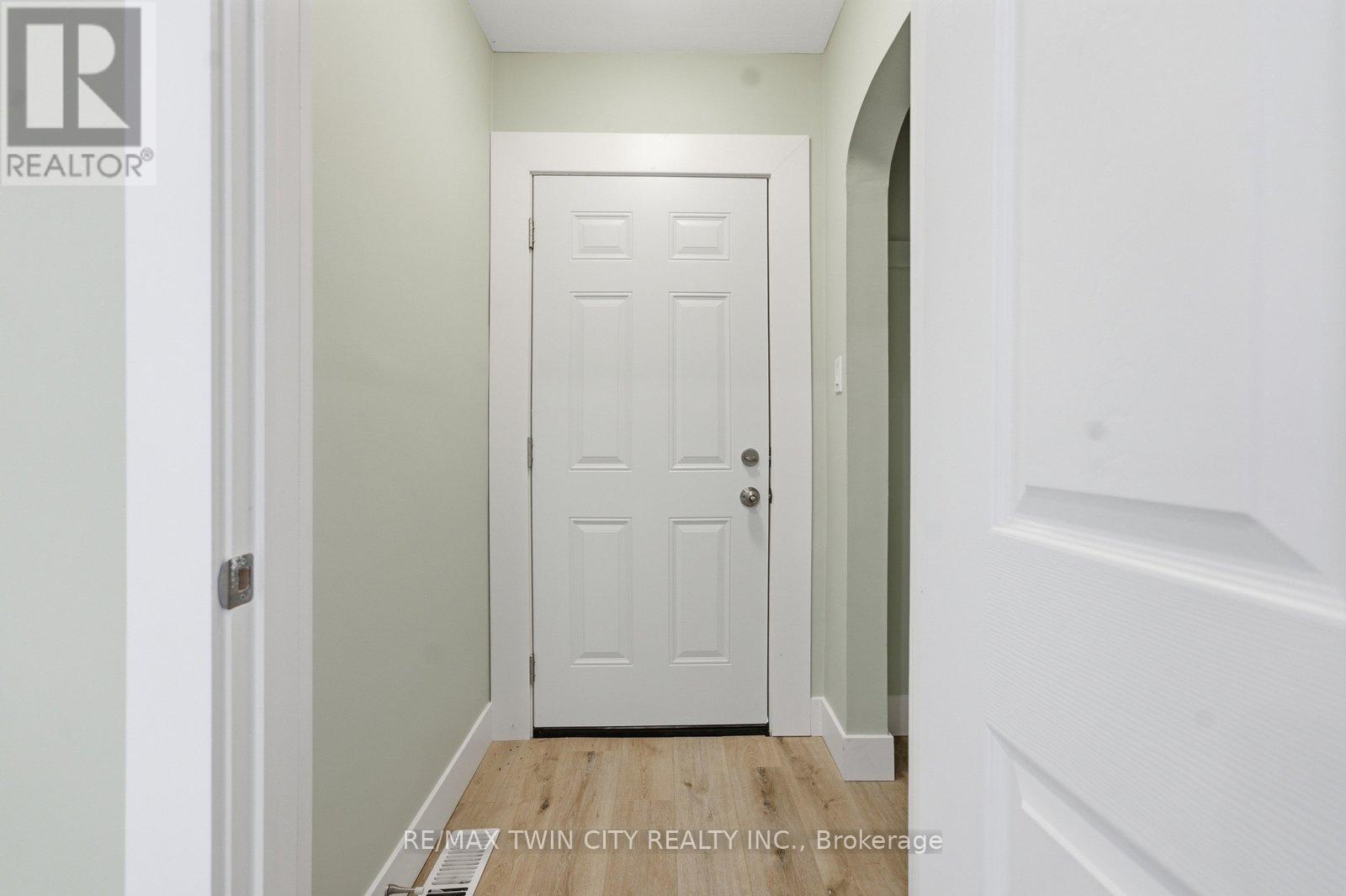249 CLARENCE STREET - 10