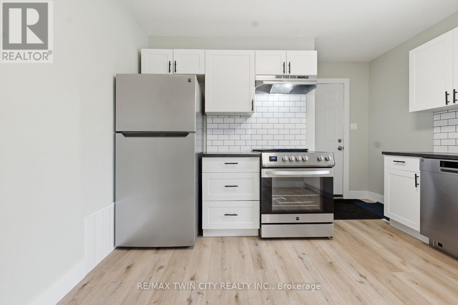 249 CLARENCE STREET - 12